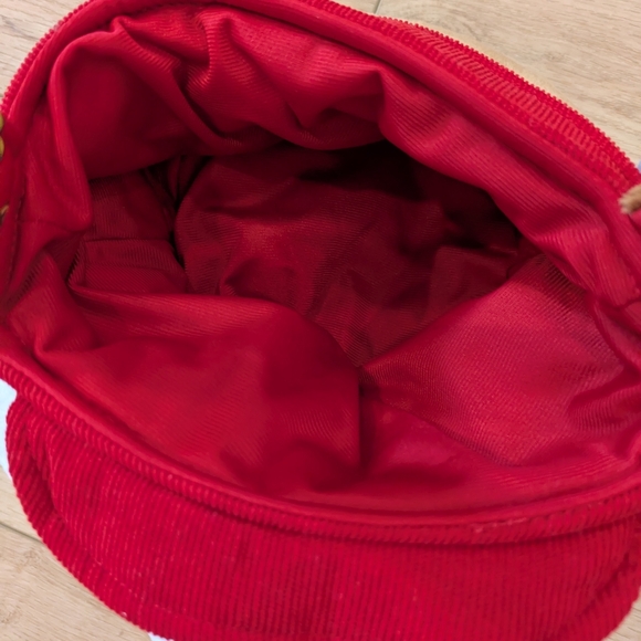 Collectible Buc-ees Beaver Basket - Picture 7 of 7